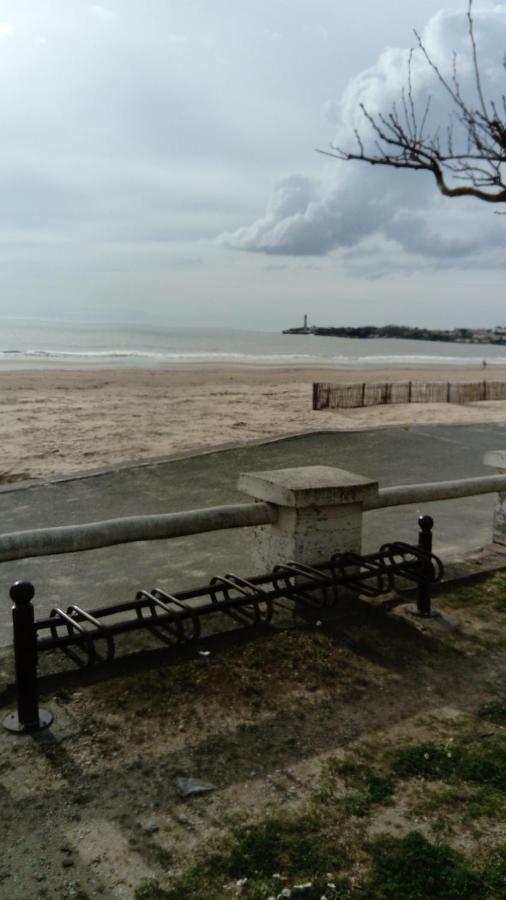 Les Pins Ensoleilles Apartment Saint-Georges-de-Didonne Exterior foto